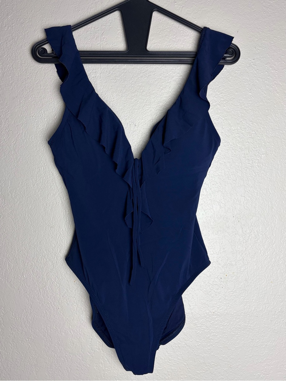 Robin piccone plunge navy ruffle one piece swimsuit size 6